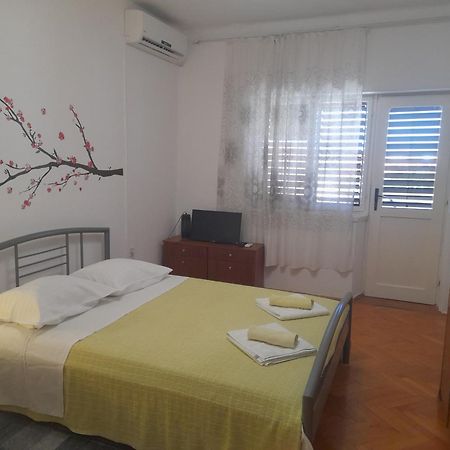 Apartment Gulin シベニク エクステリア 写真